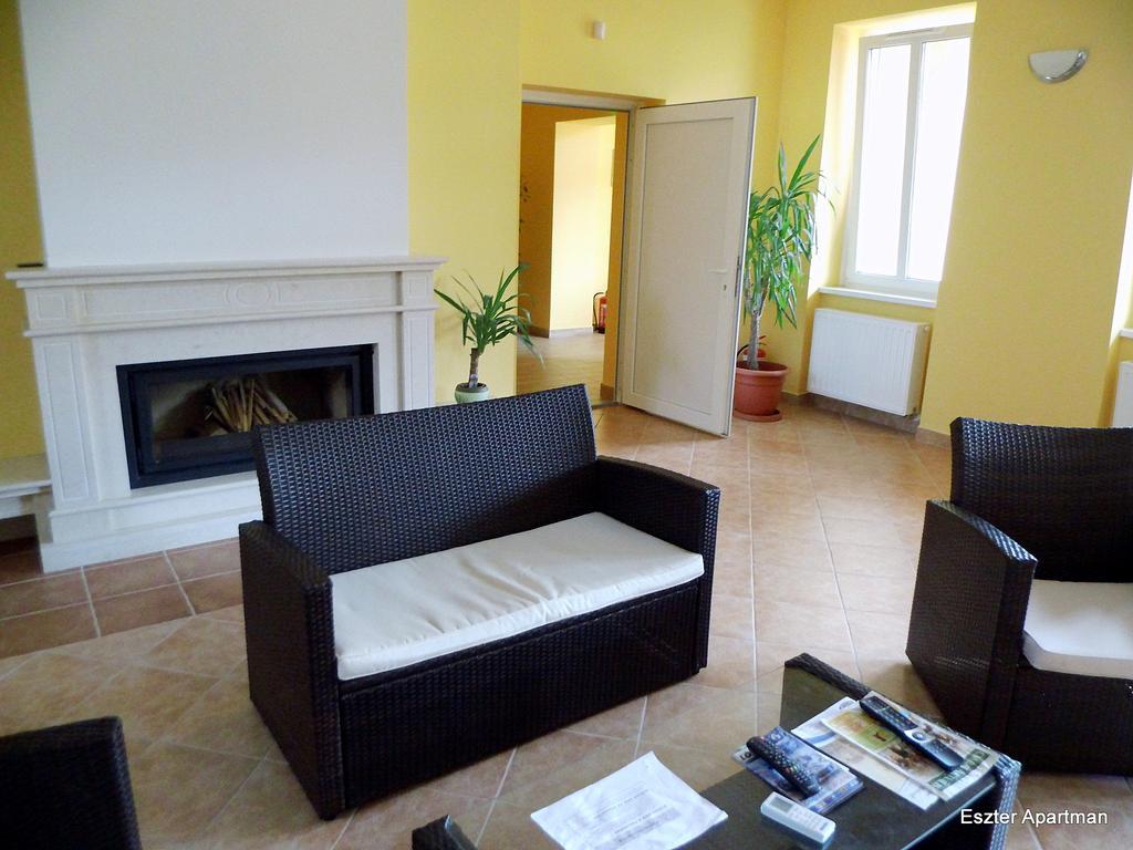 Eszter Apartman 베케슈처버 외부 사진